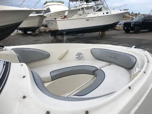 Slide: The Image of Sea Ray 205 Sport 2010 - 7