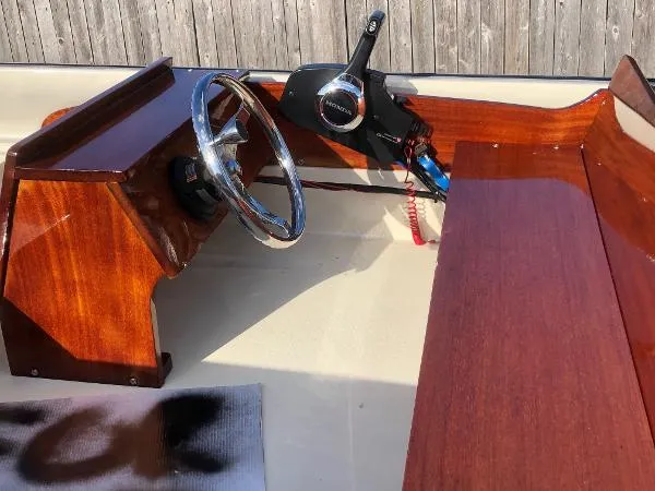 Slide: The Image of Boston Whaler Super Sport 15 1984 - 1