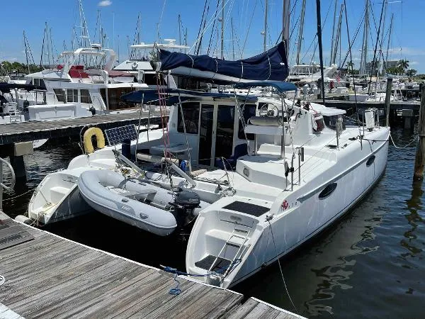 Slide: The Image of Fountaine Pajot Mahe 2008 - 11