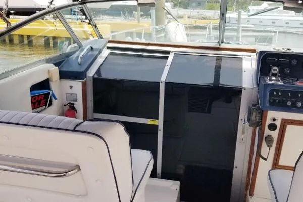 Slide: The Image of Sea Ray 300 Sundancer 1989 - 11