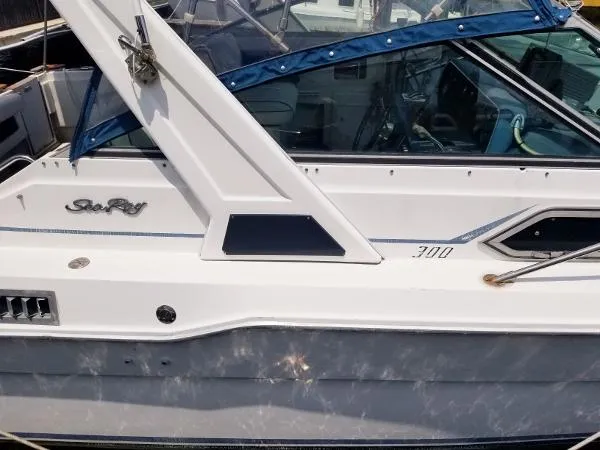 Slide: The Image of Sea Ray 300 Sundancer 1989 - 3