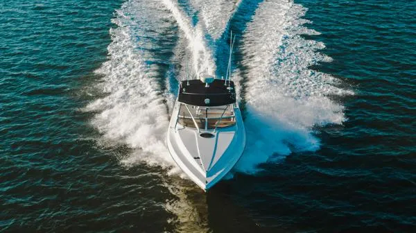 Slide: The Image of Fountain 38 Luxury Edition 2007 - 2