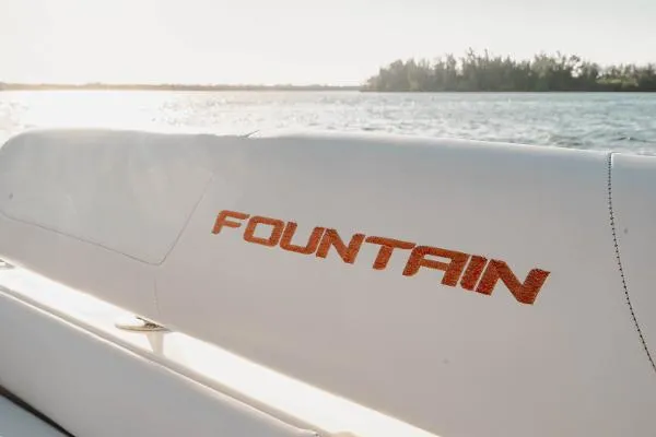 Slide: The Image of Fountain 38 Luxury Edition 2007 - 7