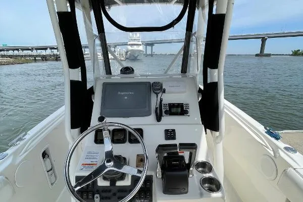 Slide: The Image of Edgewater 245CC 2010 - 10