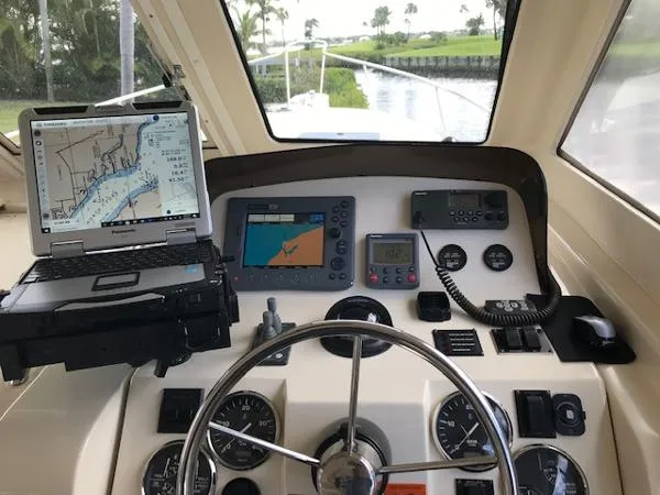 Slide: The Image of Mainship Pilot 34 2005 - 8