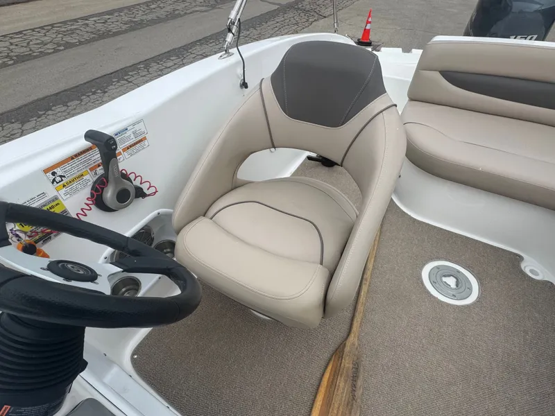 Slide: The Image of Hurricane SunDeck Sport 203 Crossfire OB 2013 - 14