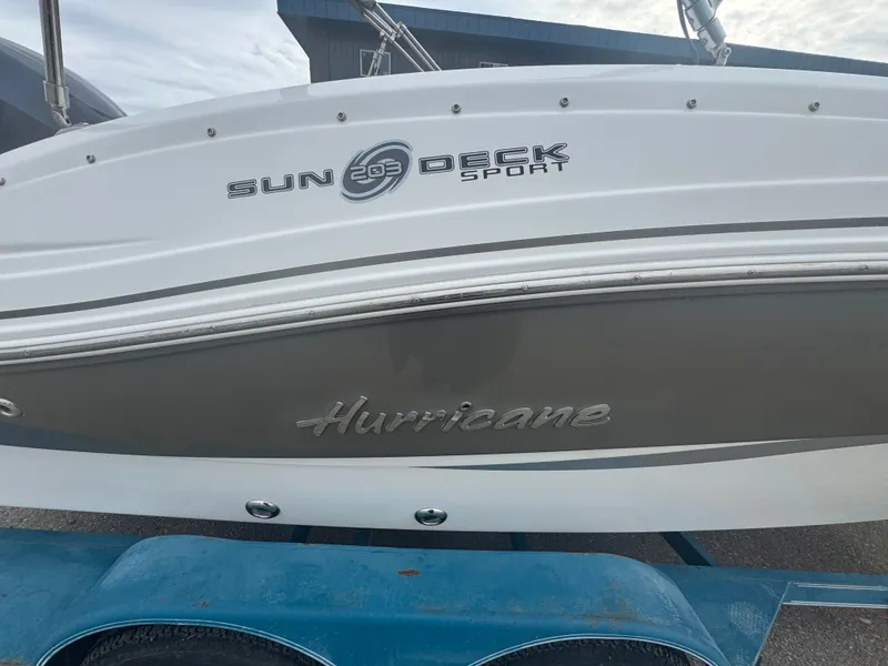 Slide: The Image of Hurricane SunDeck Sport 203 Crossfire OB 2013 - 6