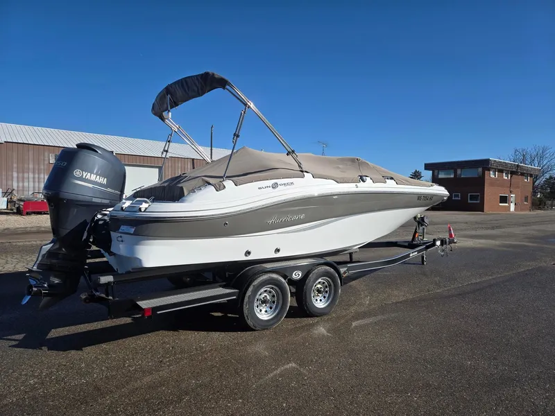 Slide: The Image of Hurricane SunDeck Sport 203 OB 2013 - 5