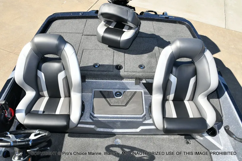 Slide: The Image of Interior of 2026 Nitro Z19 XL Pro with gray seats. - 13