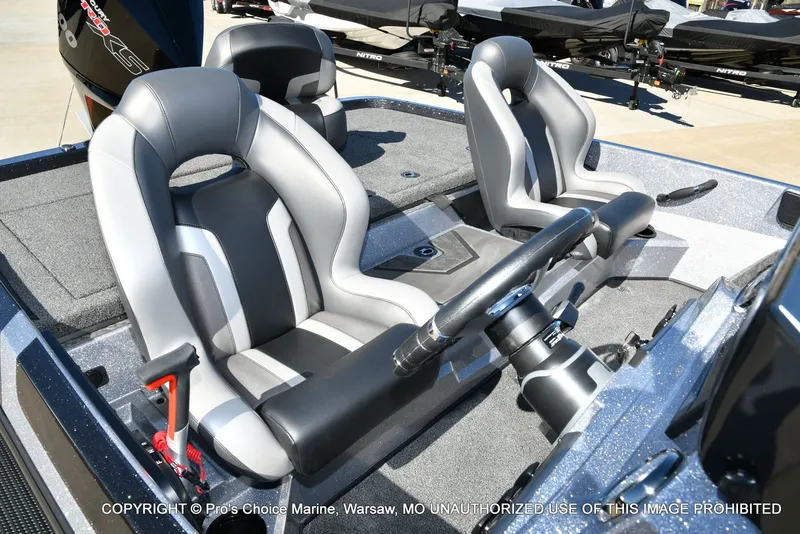 Slide: The Image of Interior of 2026 Nitro Z19 XL Pro with modern seating. - 33