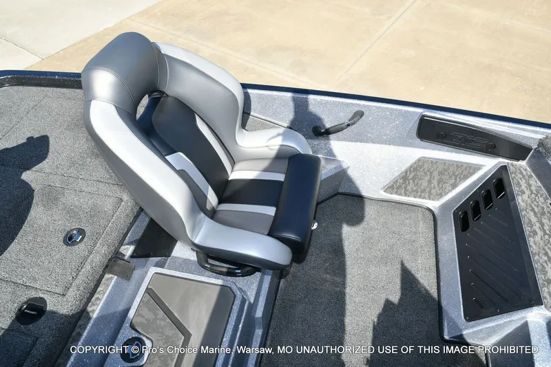Slide: The Image of 2026 Nitro Z19 XL Pro boat seat with gray interior. - 43