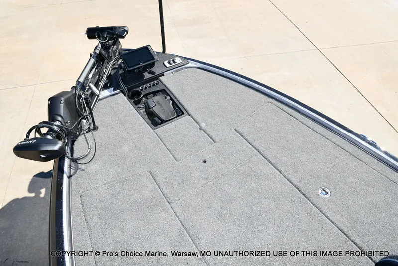 Slide: The Image of 2026 Nitro Z19 XL Pro boat with Garmin equipment. - 45