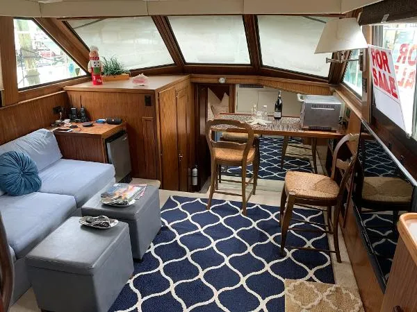 Slide: The Image of Hatteras 40 Motor Yacht 1989 - 1
