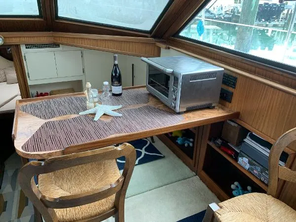 Slide: The Image of Hatteras 40 Motor Yacht 1989 - 10