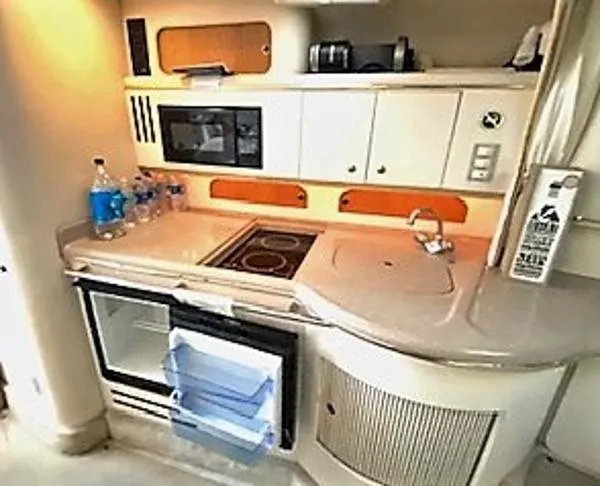 Slide: The Image of Sea Ray Sundancer 310 2000 - 4