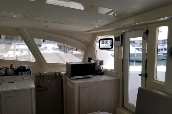Slide: The Image of Catamaran Leopard Owners Version 2015 - 10