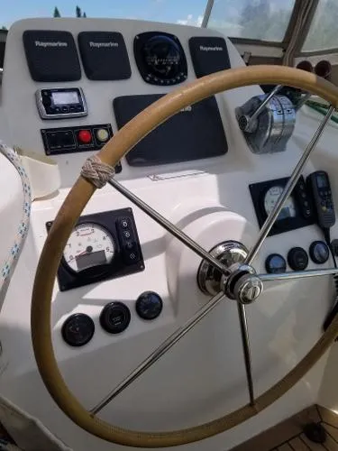 Slide: The Image of Catamaran Leopard Owners Version 2015 - 2