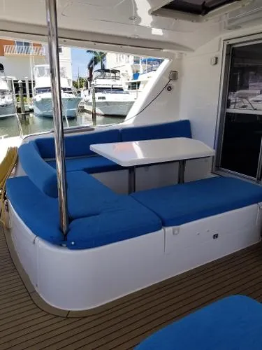 Slide: The Image of Catamaran Leopard Owners Version 2015 - 5