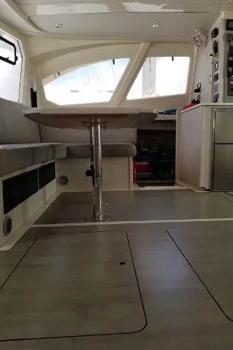 Slide: The Image of Catamaran Leopard Owners Version 2015 - 6