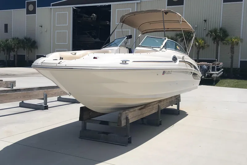 Slide: The Image of Sea Ray 240 Sundeck 2001 - 0