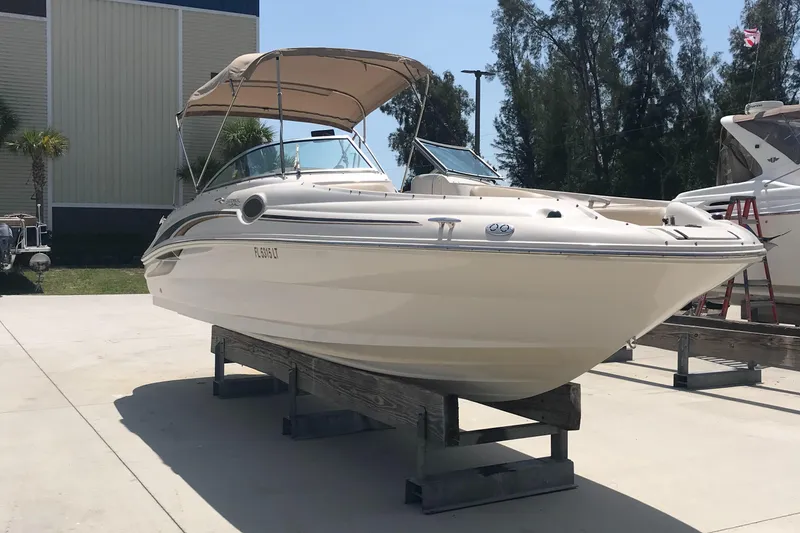 Slide: The Image of Sea Ray 240 Sundeck 2001 - 1
