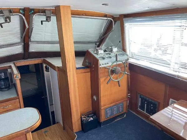 Slide: The Image of Chris-Craft Corinthian 1967 - 10