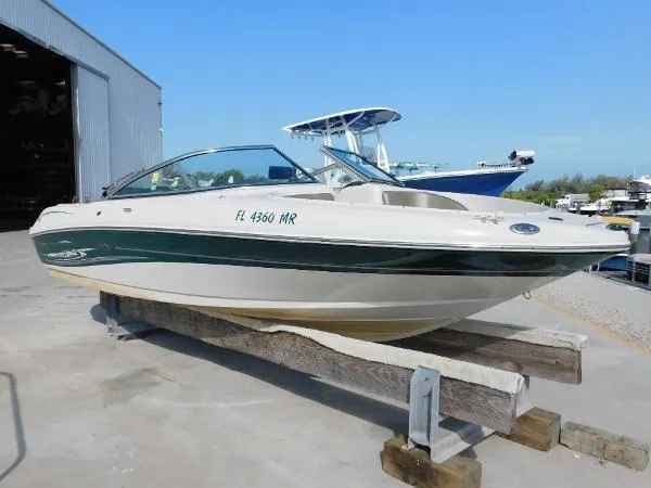 Slide: The Image of Sea Ray 200 Sport 2004 - 1