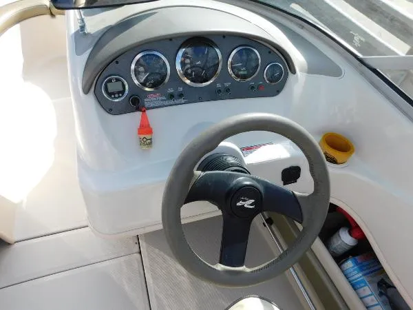 Slide: The Image of Sea Ray 200 Sport 2004 - 6