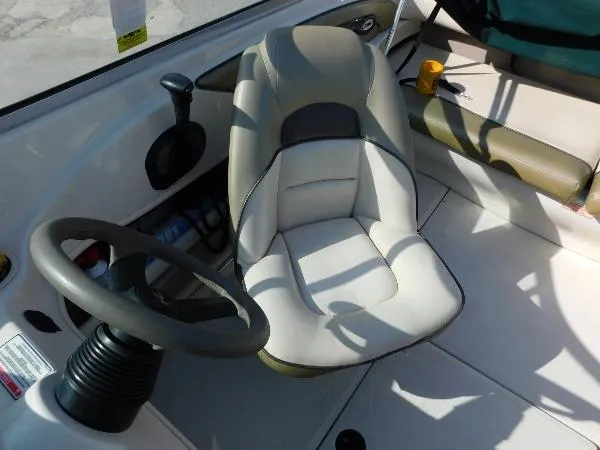 Slide: The Image of Sea Ray 200 Sport 2004 - 8