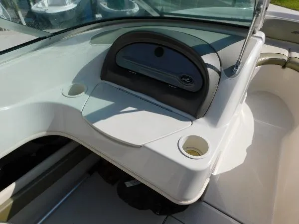 Slide: The Image of Sea Ray 200 Sport 2004 - 9