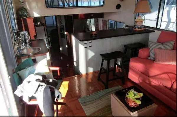 Slide: The Image of Harbor Master 470 Flybridge 1984 - 5
