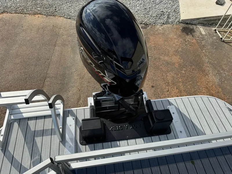 Slide: The Image of SunCatcher Select Series 322SL-YAMAHA VF175 SHO 2026 - 2