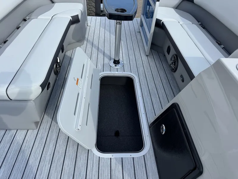 Slide: The Image of SunCatcher Select Series 322SL-YAMAHA VF175 SHO 2026 - 8