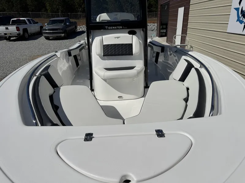 Slide: The Image of Tidewater 198 CC Adventure 2026 - 2