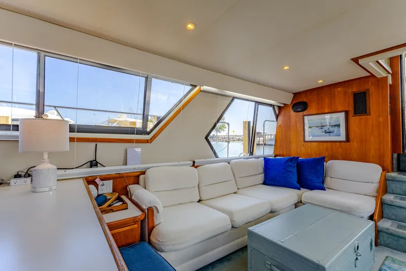 Slide: The Image of Carver Yachts 440 Aft Cabin Motor Yacht 1994 - 11
