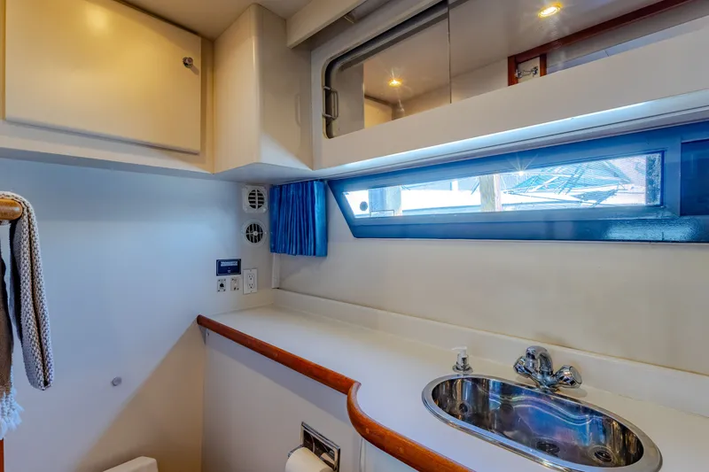 Slide: The Image of Carver Yachts 440 Aft Cabin Motor Yacht 1994 - 21