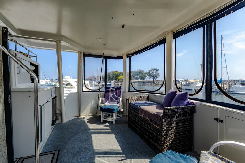 Slide: The Image of Carver Yachts 440 Aft Cabin Motor Yacht 1994 - 8