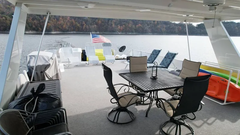 Slide: The Image of Fantasy Houseboat 19 X 88 2000 - 22