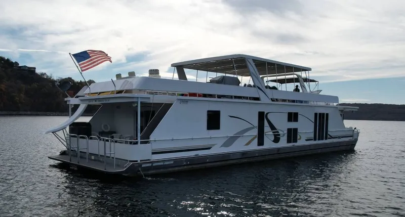 Slide: The Image of Fantasy Houseboat 19 X 88 2000 - 23