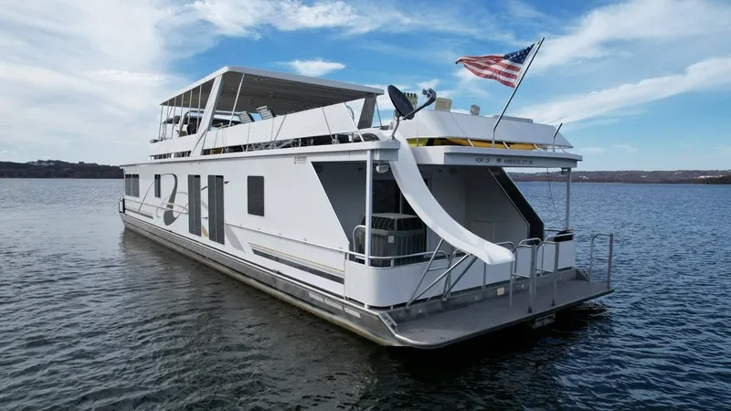 Slide: The Image of Fantasy Houseboat 19 X 88 2000 - 31