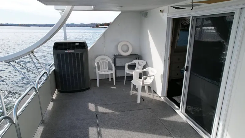 Slide: The Image of Fantasy Houseboat 19 X 88 2000 - 34