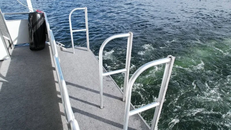 Slide: The Image of Fantasy Houseboat 19 X 88 2000 - 39