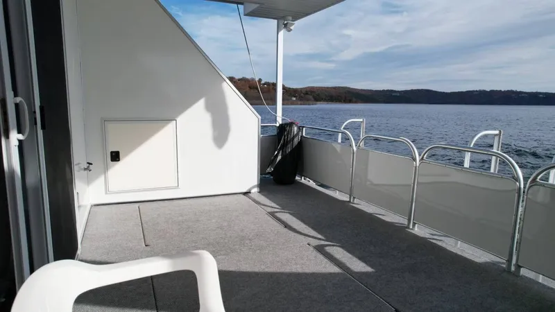 Slide: The Image of Fantasy Houseboat 19 X 88 2000 - 40