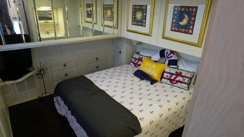 Slide: The Image of Fantasy Houseboat 19 X 88 2000 - 58