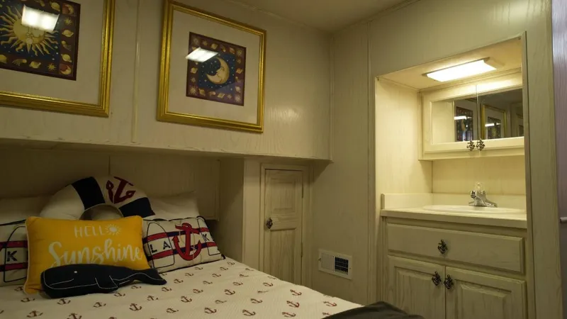 Slide: The Image of Fantasy Houseboat 19 X 88 2000 - 60