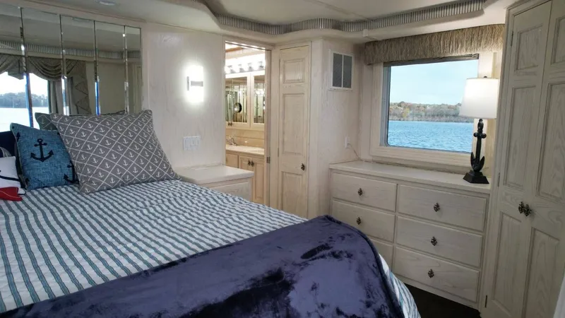 Slide: The Image of Fantasy Houseboat 19 X 88 2000 - 68