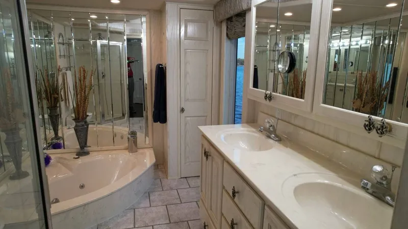 Slide: The Image of Fantasy Houseboat 19 X 88 2000 - 73