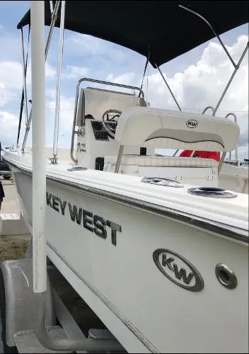 Slide: The Image of Key West 1720 Center Console 2008 - 4