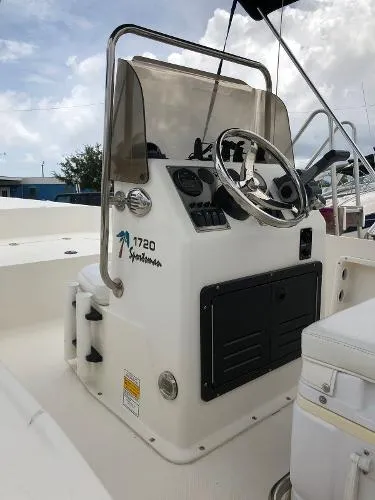 Slide: The Image of Key West 1720 Center Console 2008 - 5