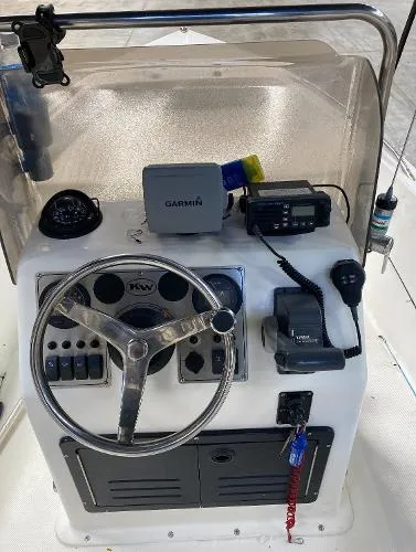 Slide: The Image of Key West 1720 Center Console 2008 - 6